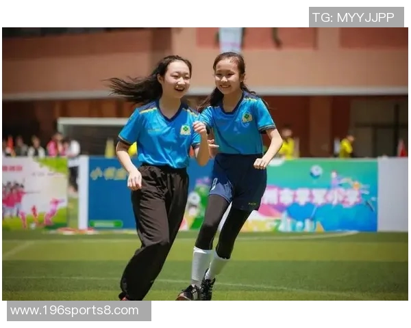 足球妈妈的辛勤付出与孩子梦想的追逐之路